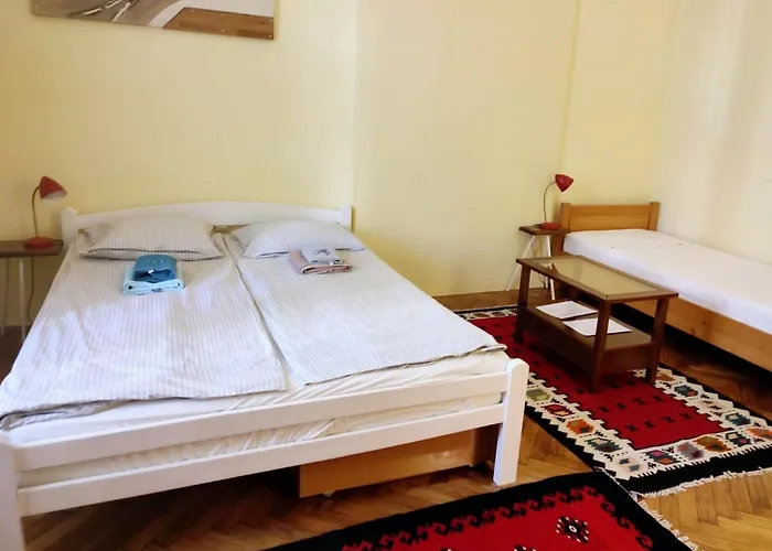 Cricket 2 Hostel